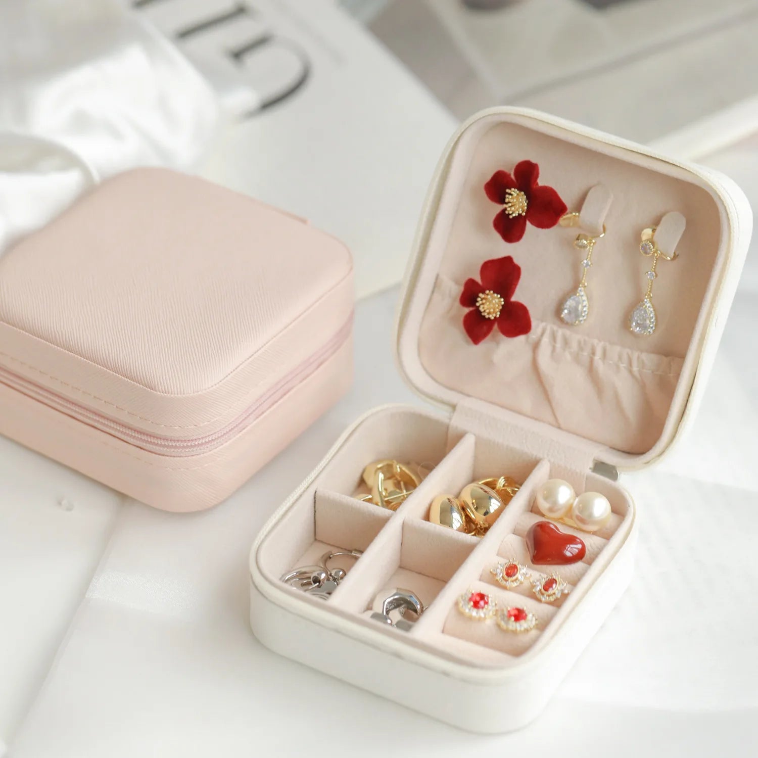 Portable Palm Jewelry Box - Zipper Flip Cover Ring and Earring Storage Box for Travel and Pearls