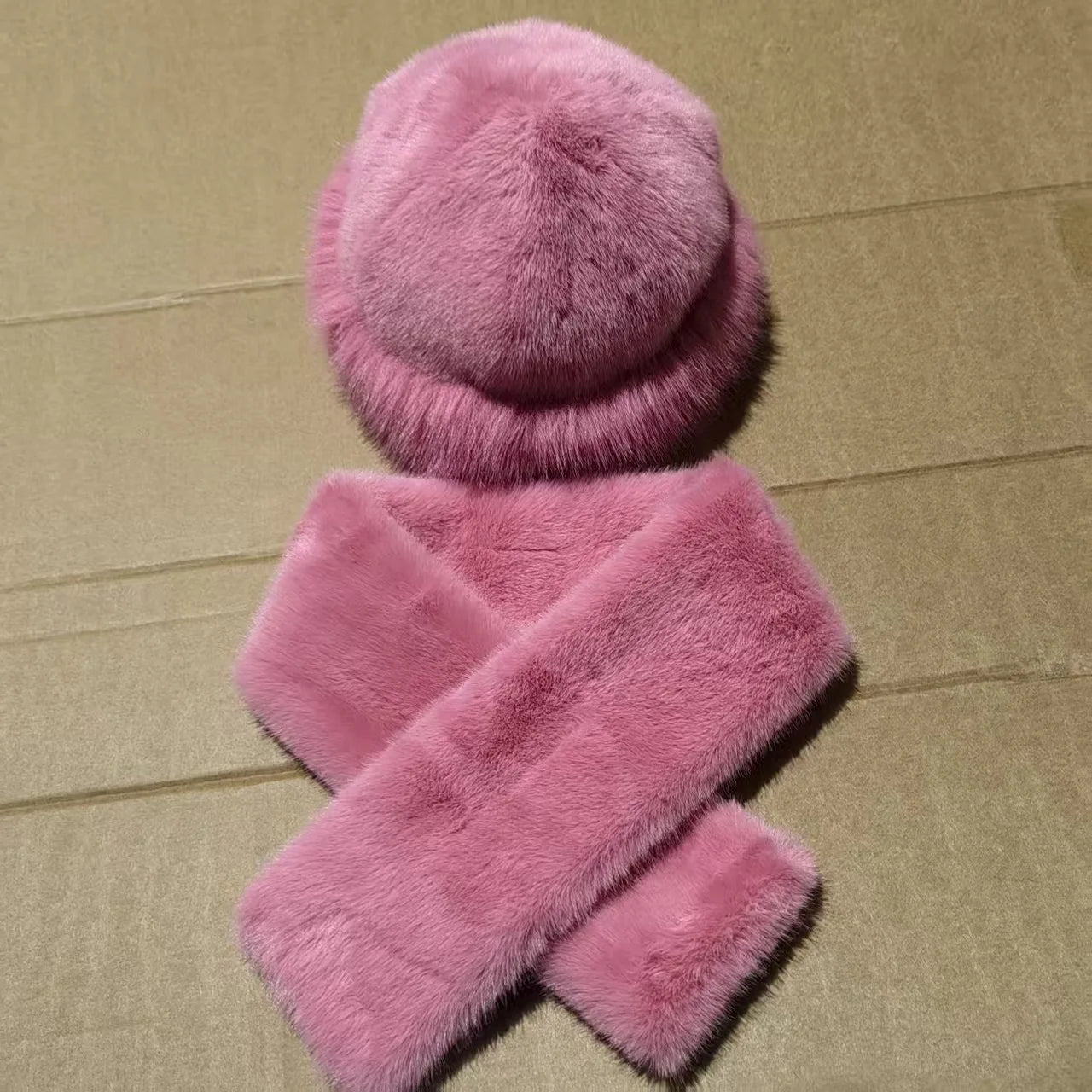 Luxury Faux Fur Hat & Scarf Set Warm Elegant Versatile Winter Wear for Cold Commute High-End Holiday Party
